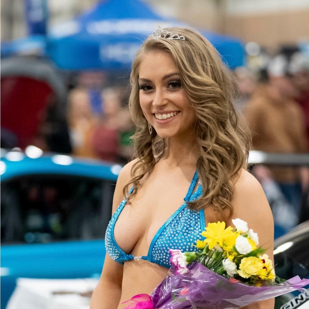 Meet your Posher, Kayla